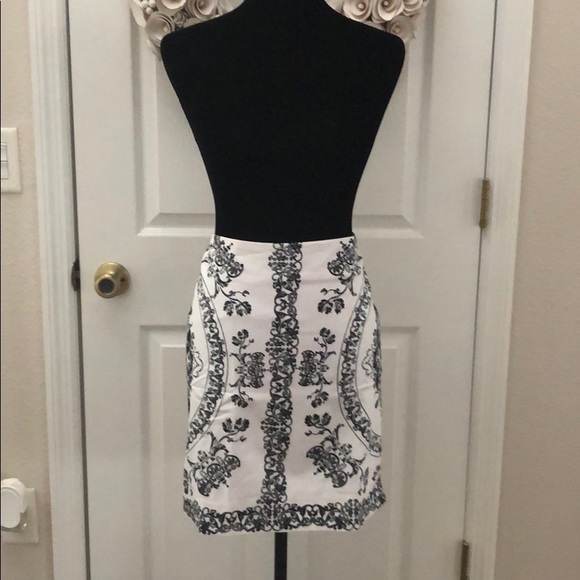 Nue Options Dresses & Skirts - 🔵3/$30 Nue Options white black print skirt